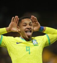 Vitor Roque
