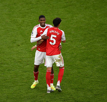 Mosquera Hincapie arsenal